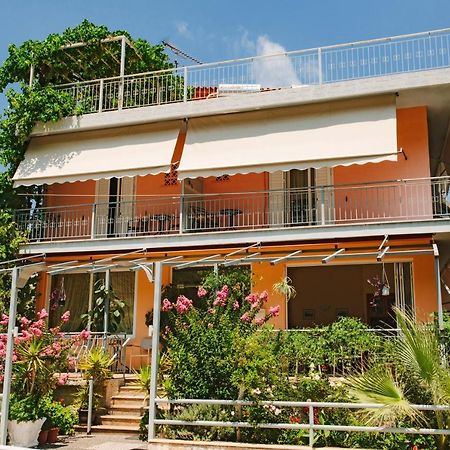 Hotel Loula Rooms And Apartments 카메나불라 외부 사진