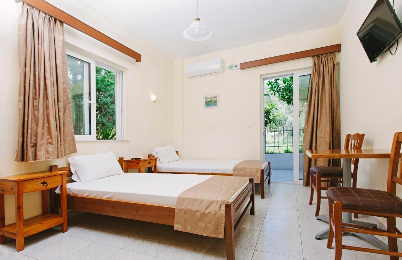 Hotel Loula Rooms And Apartments 카메나불라 외부 사진