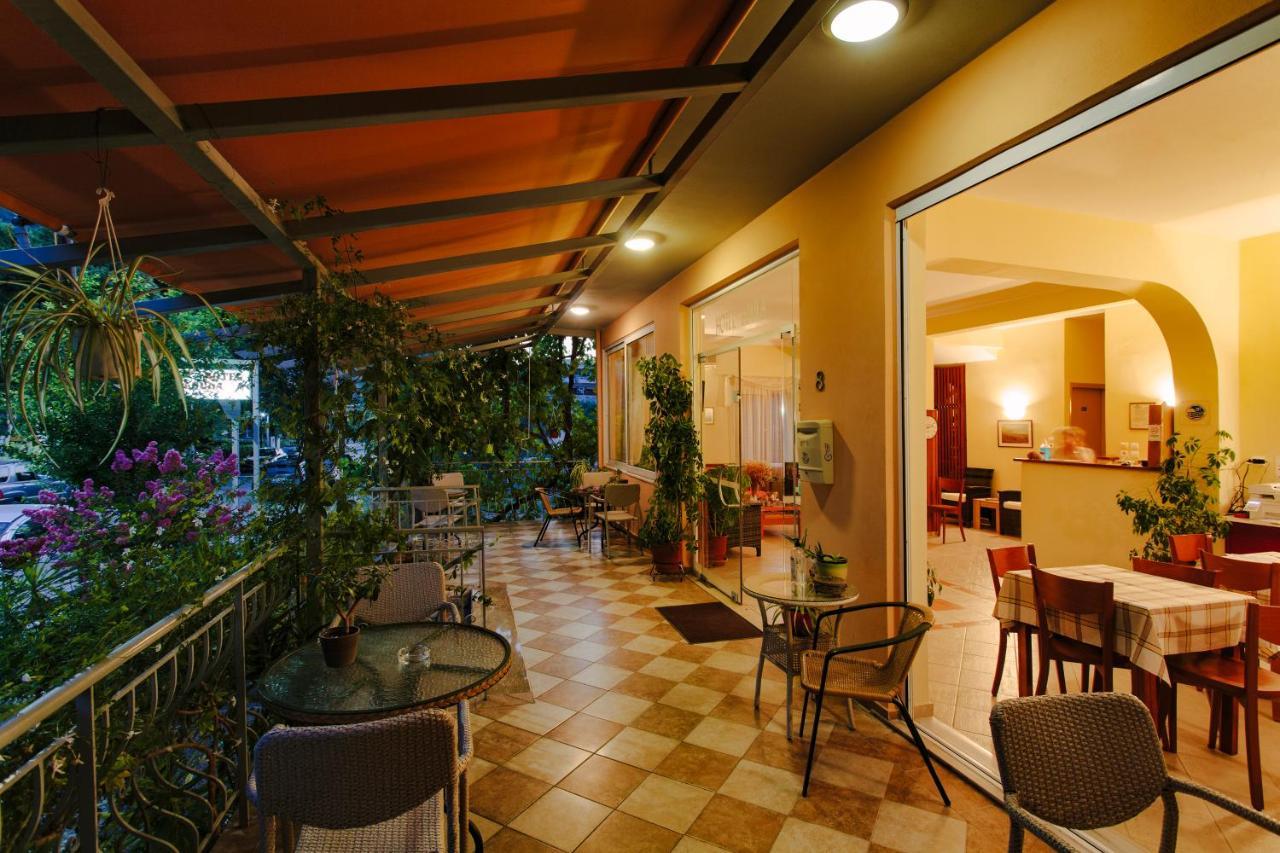 Hotel Loula Rooms And Apartments 카메나불라 외부 사진