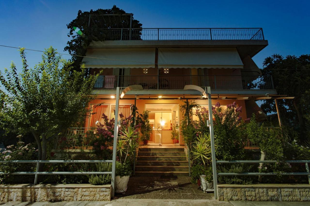 Hotel Loula Rooms And Apartments 카메나불라 외부 사진