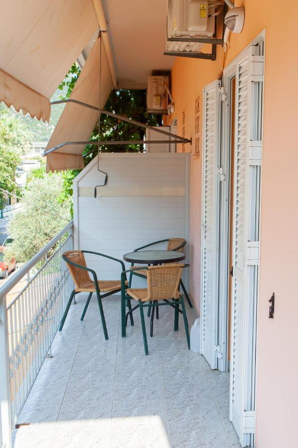 Hotel Loula Rooms And Apartments 카메나불라 외부 사진