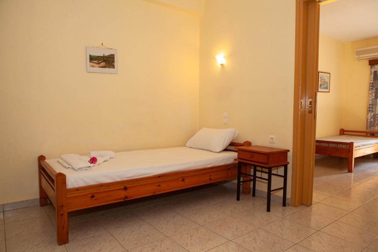 Hotel Loula Rooms And Apartments 카메나불라 외부 사진