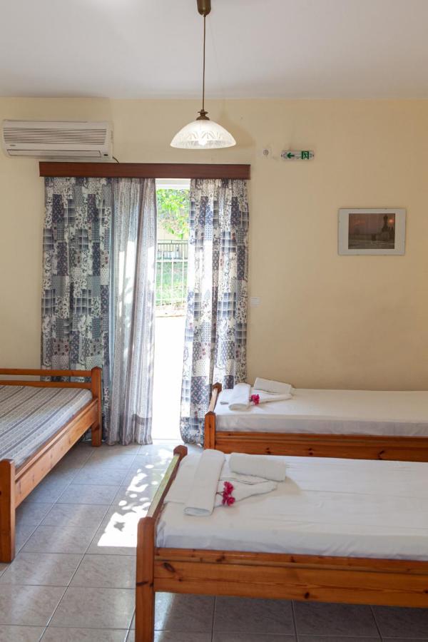 Hotel Loula Rooms And Apartments 카메나불라 외부 사진