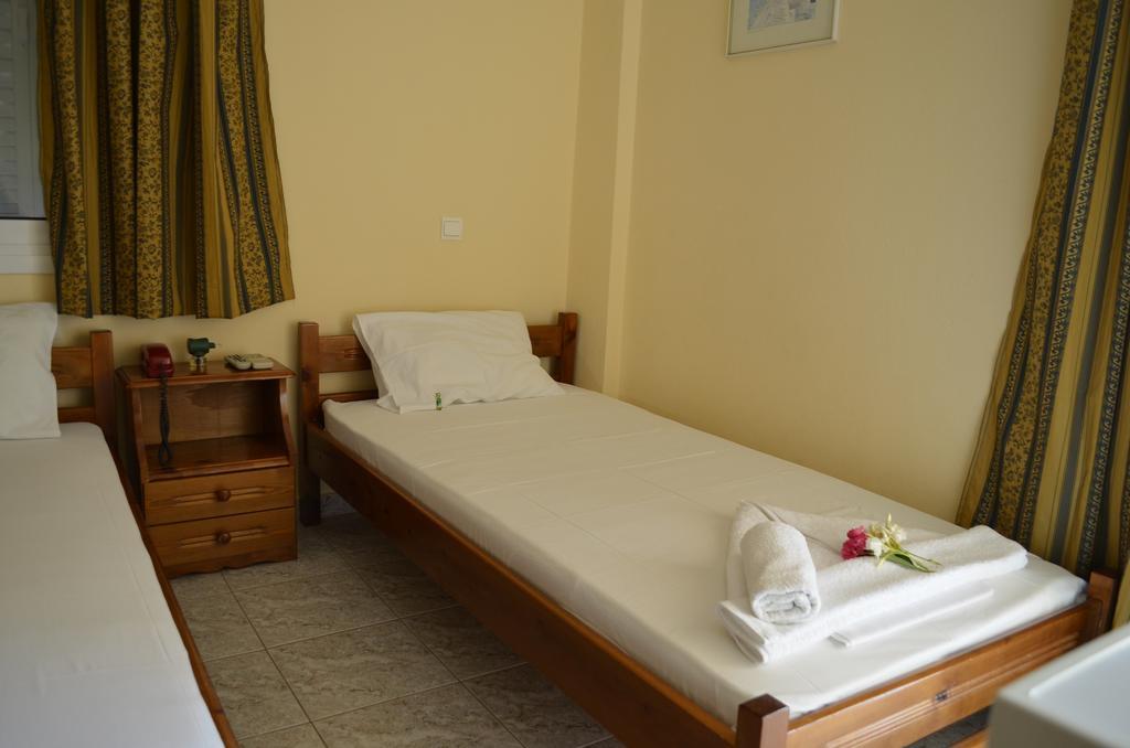 Hotel Loula Rooms And Apartments 카메나불라 외부 사진