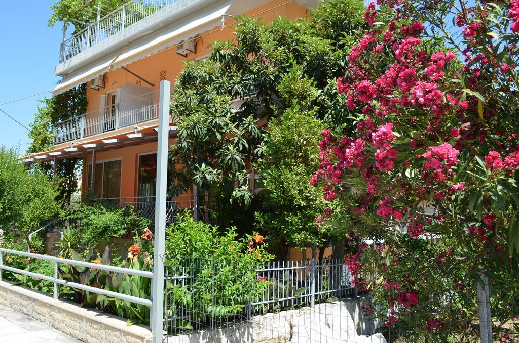 Hotel Loula Rooms And Apartments 카메나불라 외부 사진
